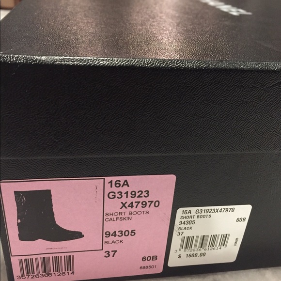 Chanel Camelia Boots 37 NEW! - Picture 5 of 8